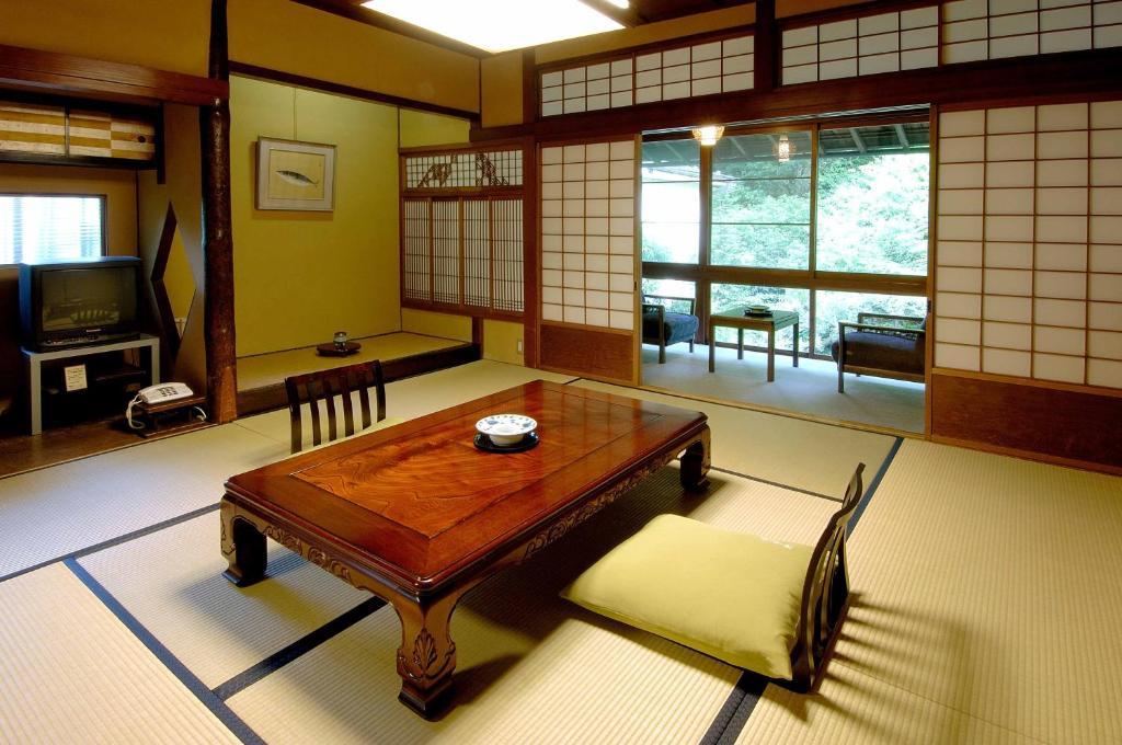 Yutouya Ryokan 丰冈市 客房 照片
